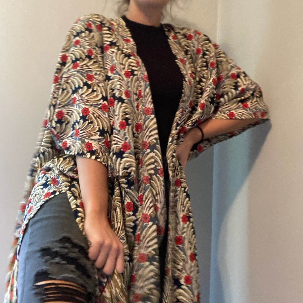 Flowy Tropical Print Boho Kimono - Picture 2 of 9